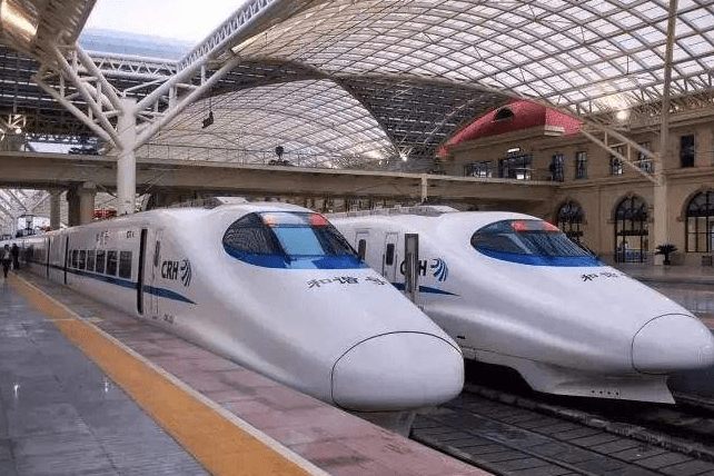 重庆最奇葩的高铁，游客想去北京，先绕到成都拐一个90度大弯_手机搜狐网