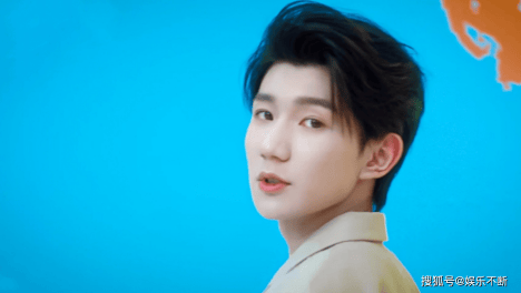 王源新歌《圆舞曲》上线，认真听完，会发现有一万种被洗脑的可能