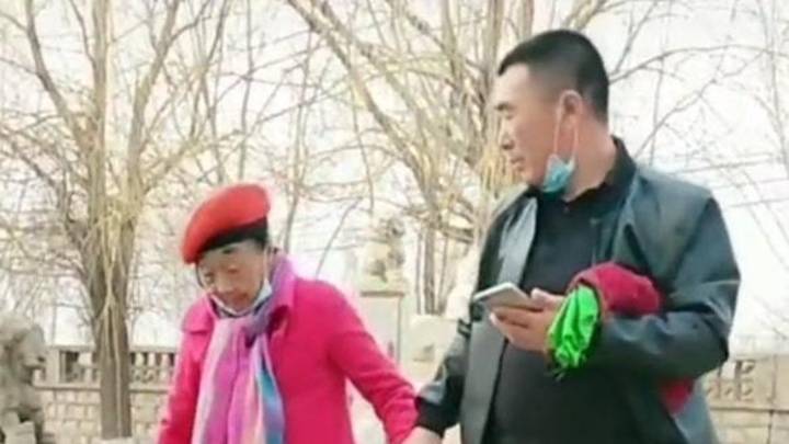李玉成夹汤带水边吃边漏，你能接受吗？
