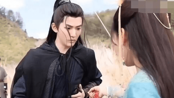 《长月烬明》里，萧凛和公冶寂无是一个人吗？