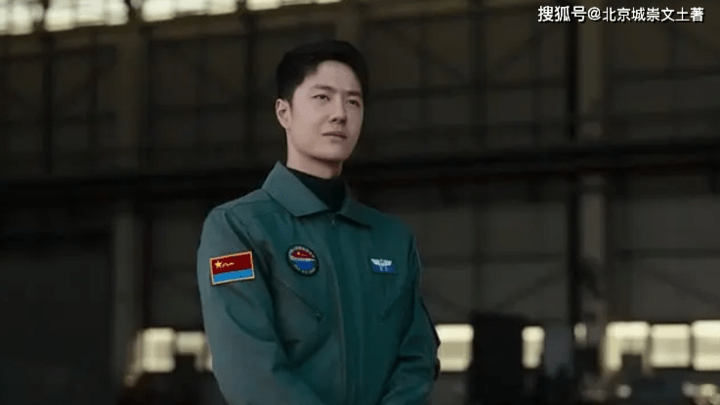 《长空之王》中，王一博路演被扔东西，你怎么看？
