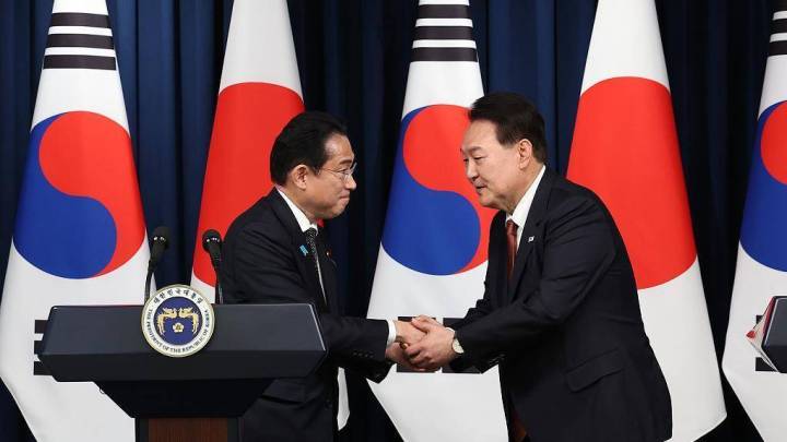尹锡悦向岸田表态不清算历史，此言论是在卖国求荣吗？