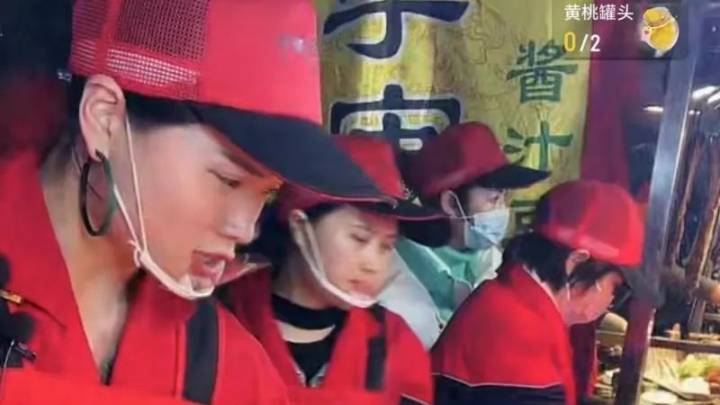 夫妻摆摊日入9000元，你觉得合理吗？