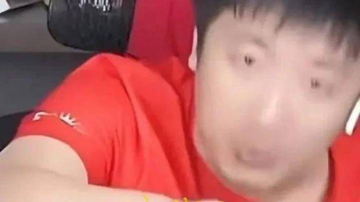吃传播饭砸传播锅，新闻学教授骂张雪峰，你支持谁？