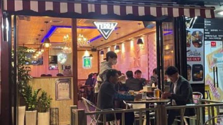 韩国25岁至49岁男性近五成未婚，你认为原因是什么？