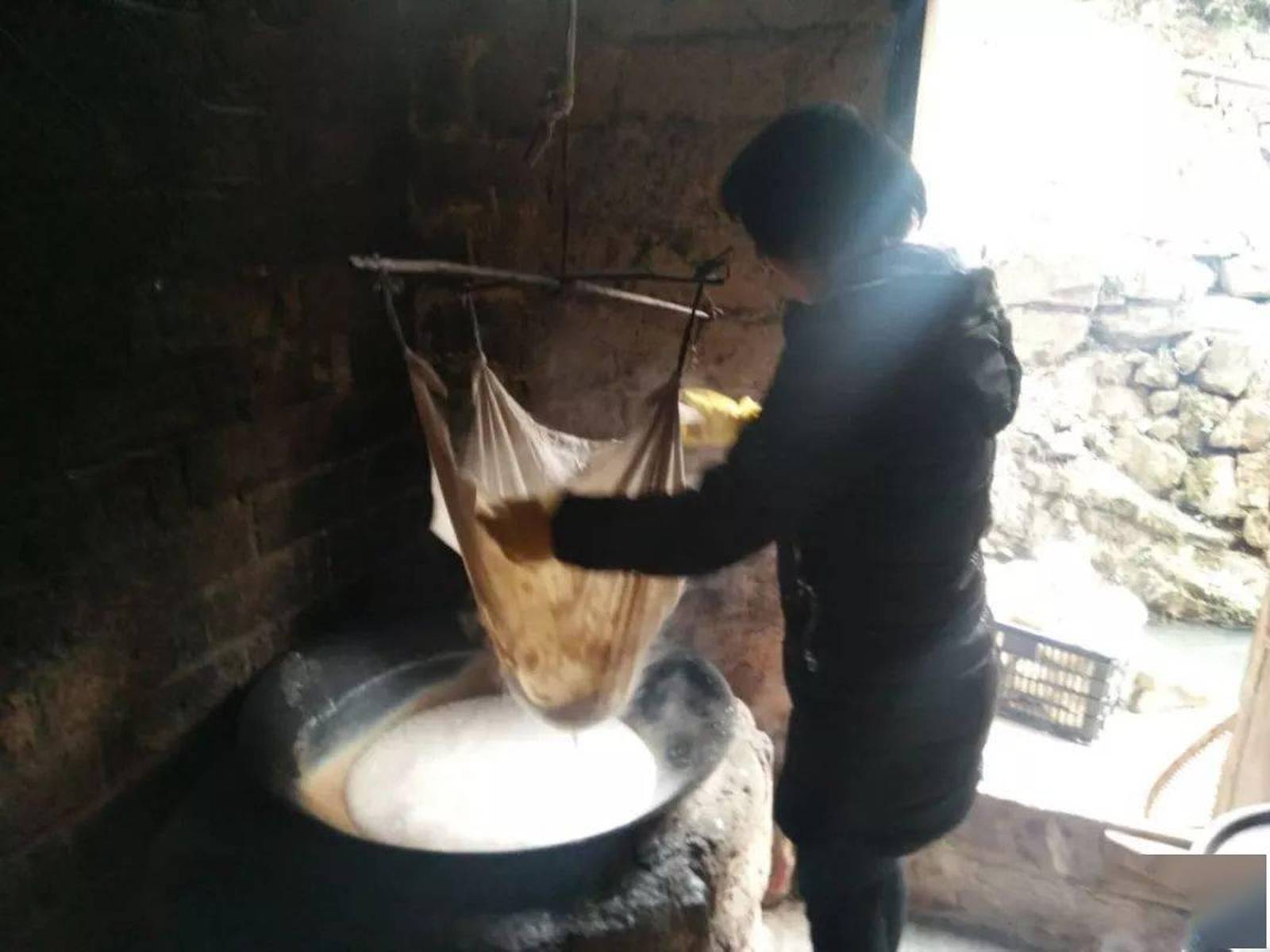 打豆腐，是温塘人对过年最起码的尊重！