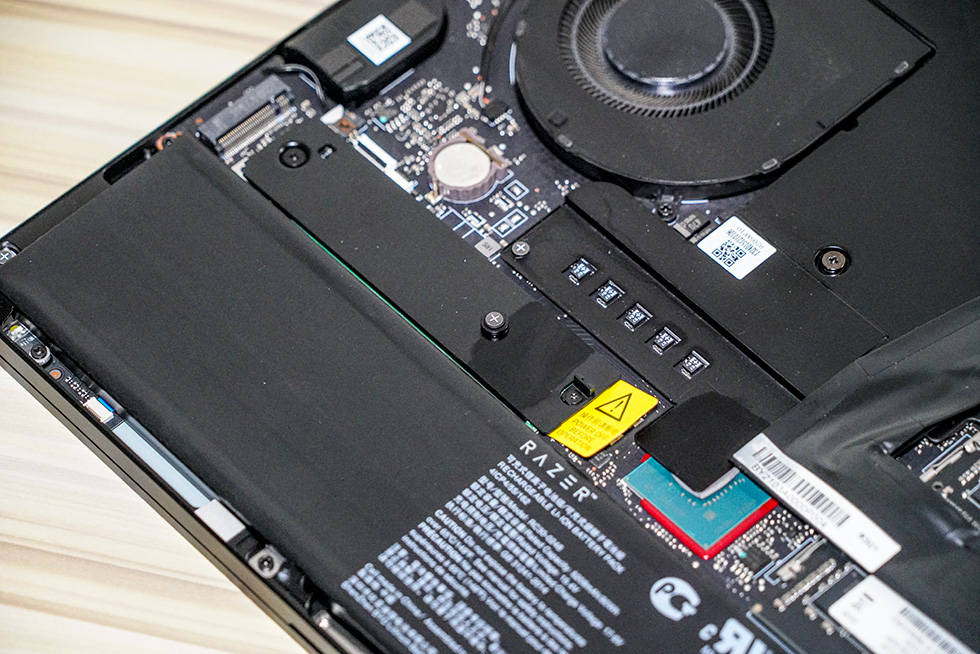 怀揣rtx3070的精致偏执狂雷蛇灵刃15精英版开箱体验