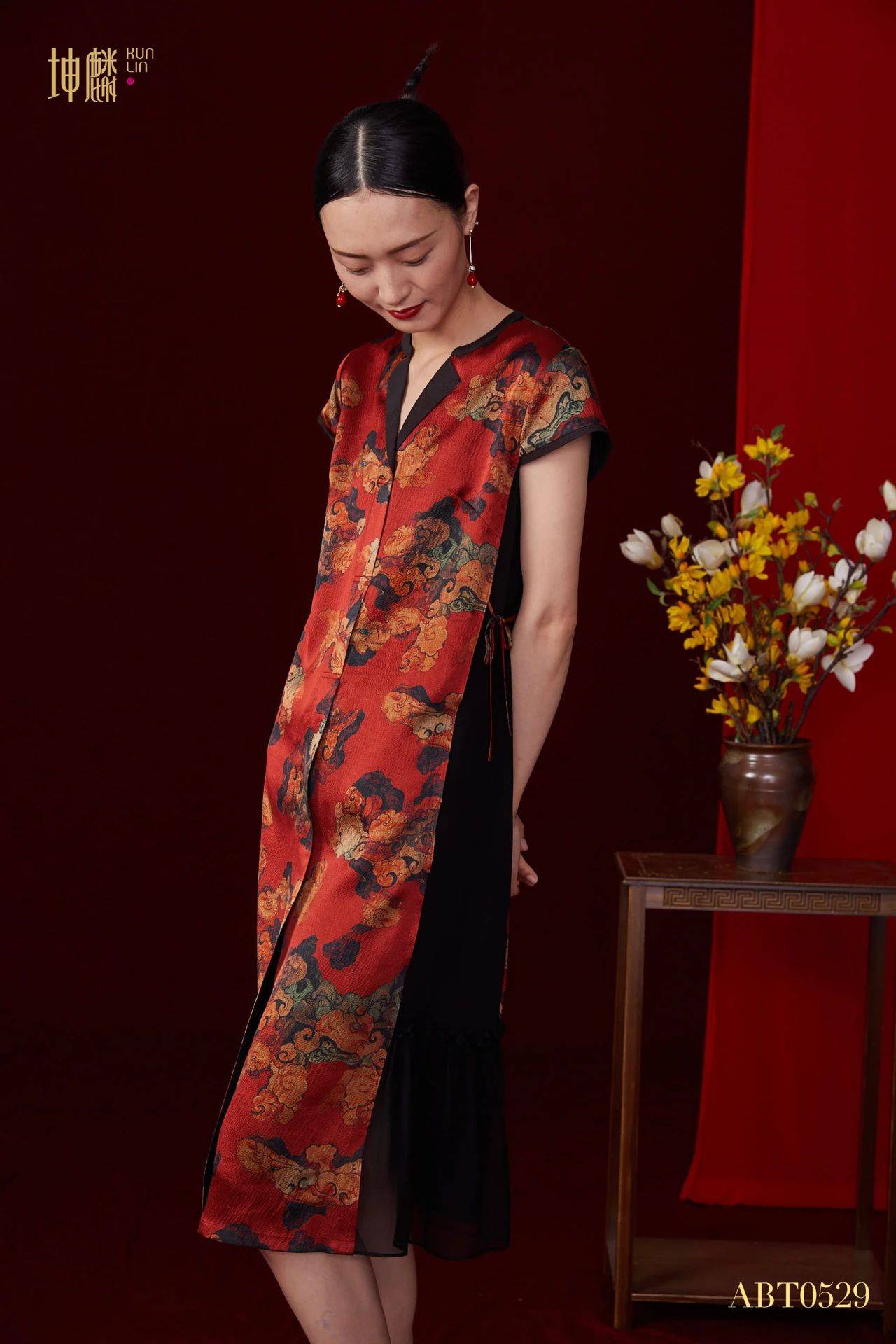 之际邀请您共同欣赏真丝艺术之美看得见的美丽,看不见的舒适杭州丝绸