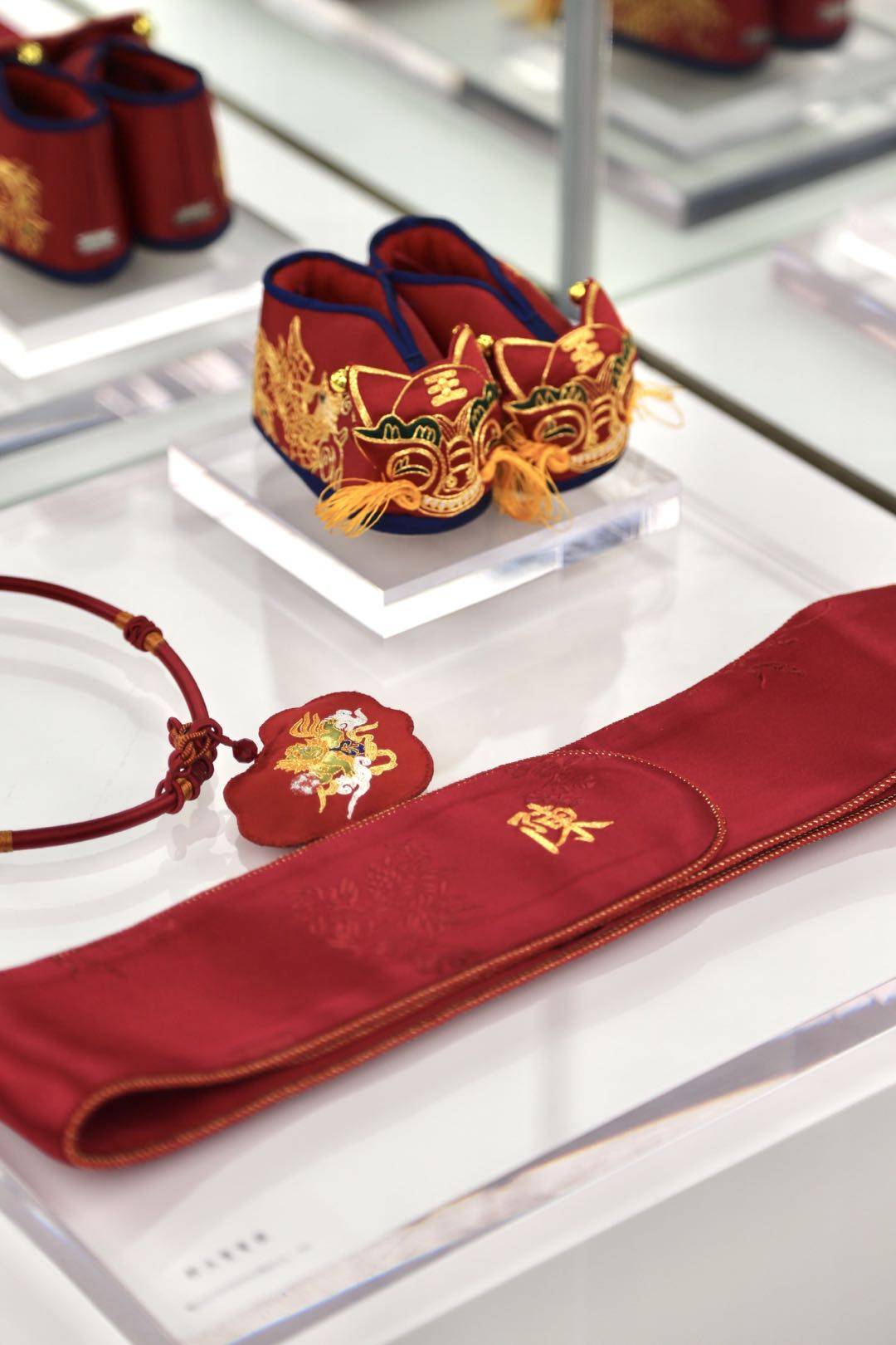 中国非遗高级手工艺金银彩绣全国首展在沪举行