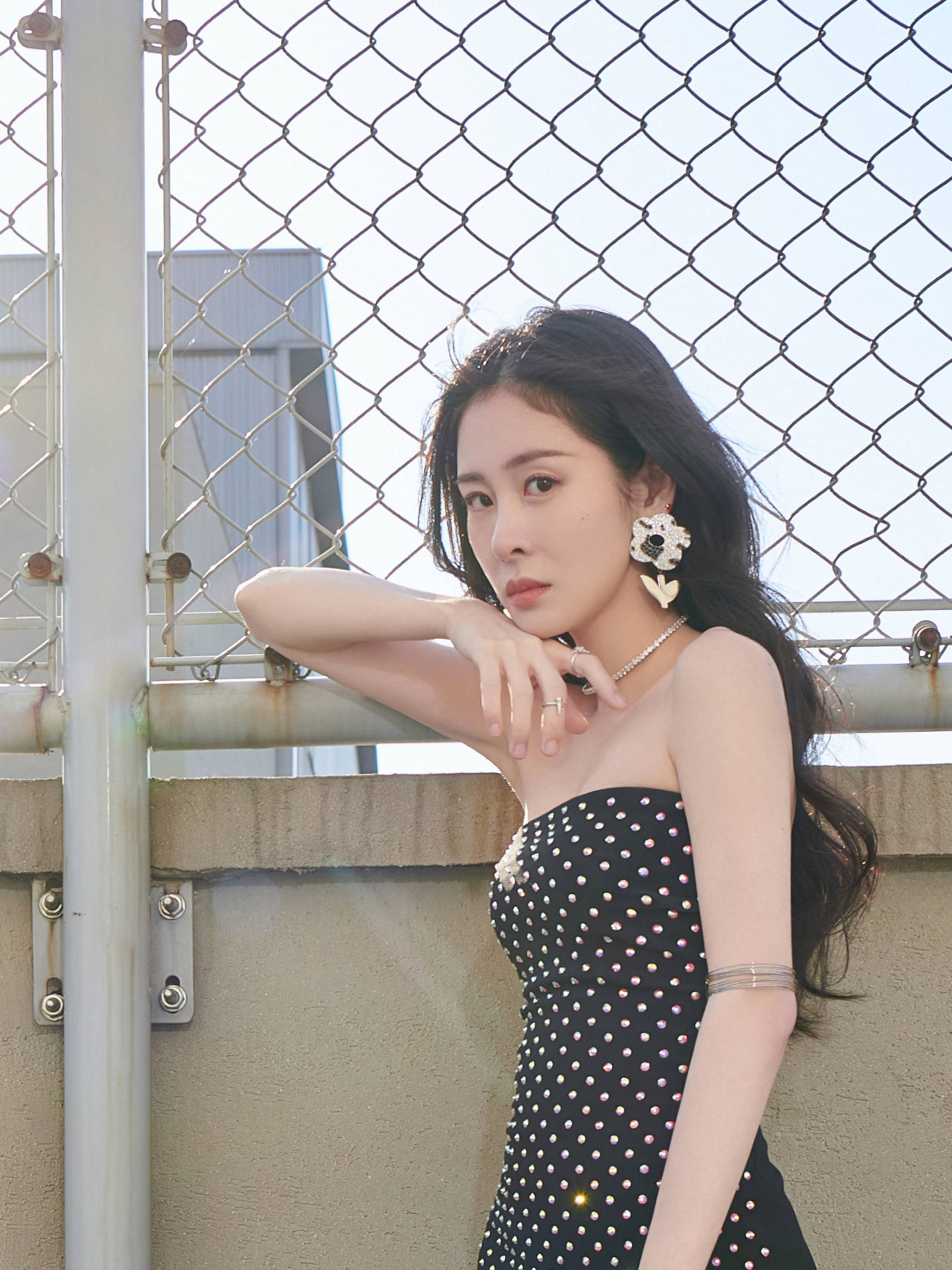 张碧晨浙江卫视为歌而赞新歌首唱实力唱作人持续发力