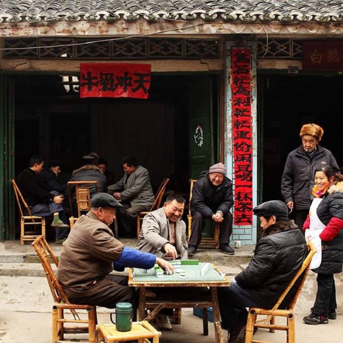 打麻将发生争吵祸害孩子,太残忍