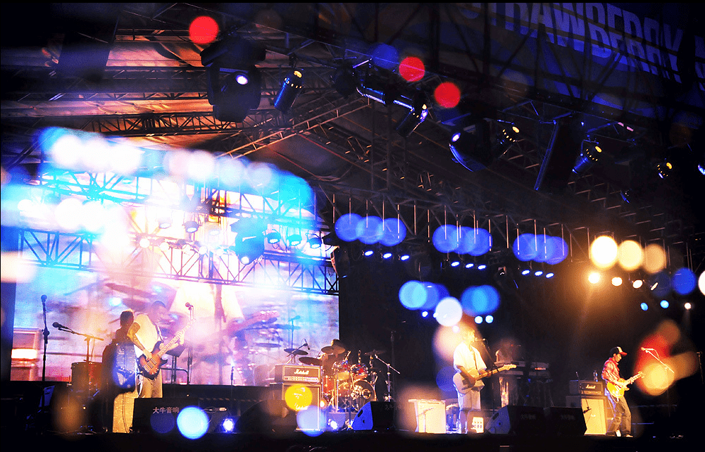 四川人雪山脚下最美温泉小镇花水湾美食音乐节疯爆一夏