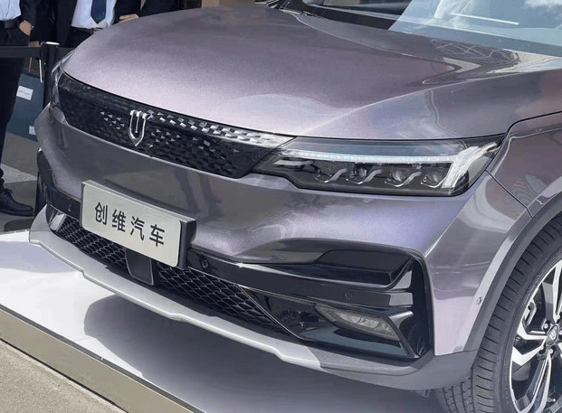 近日,创维汽车et5进行了实车的首秀.
