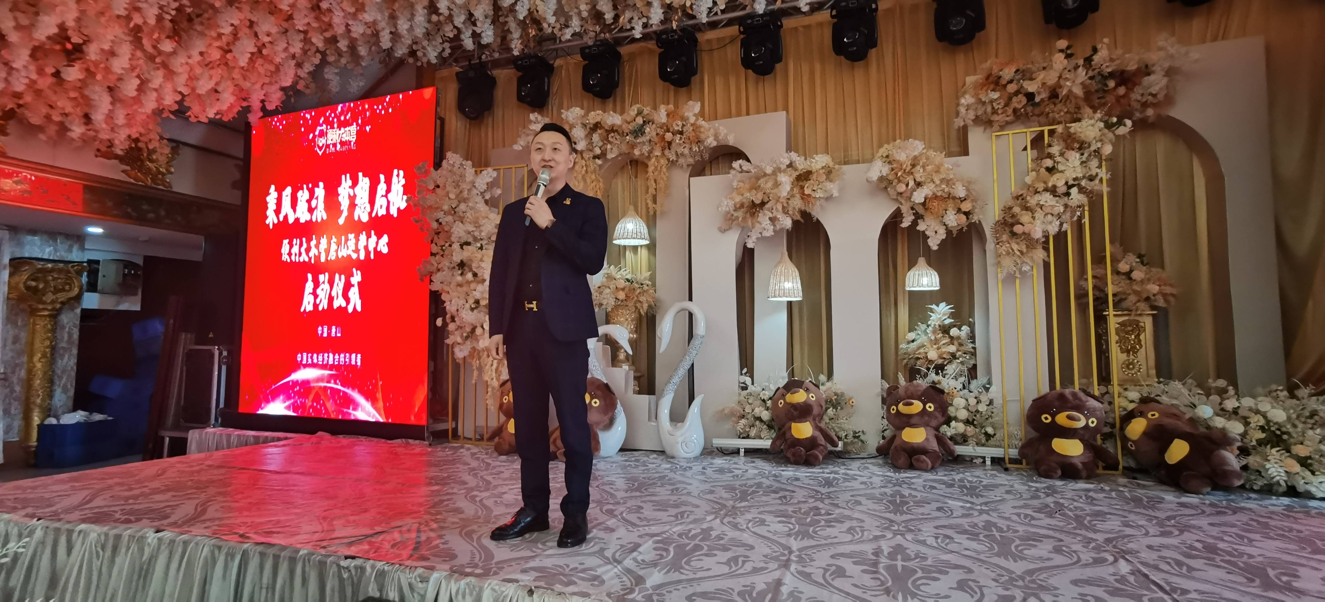 再造经典之作,联合出品"帝王经典"二锅头,以强大的市场占有率,先进的