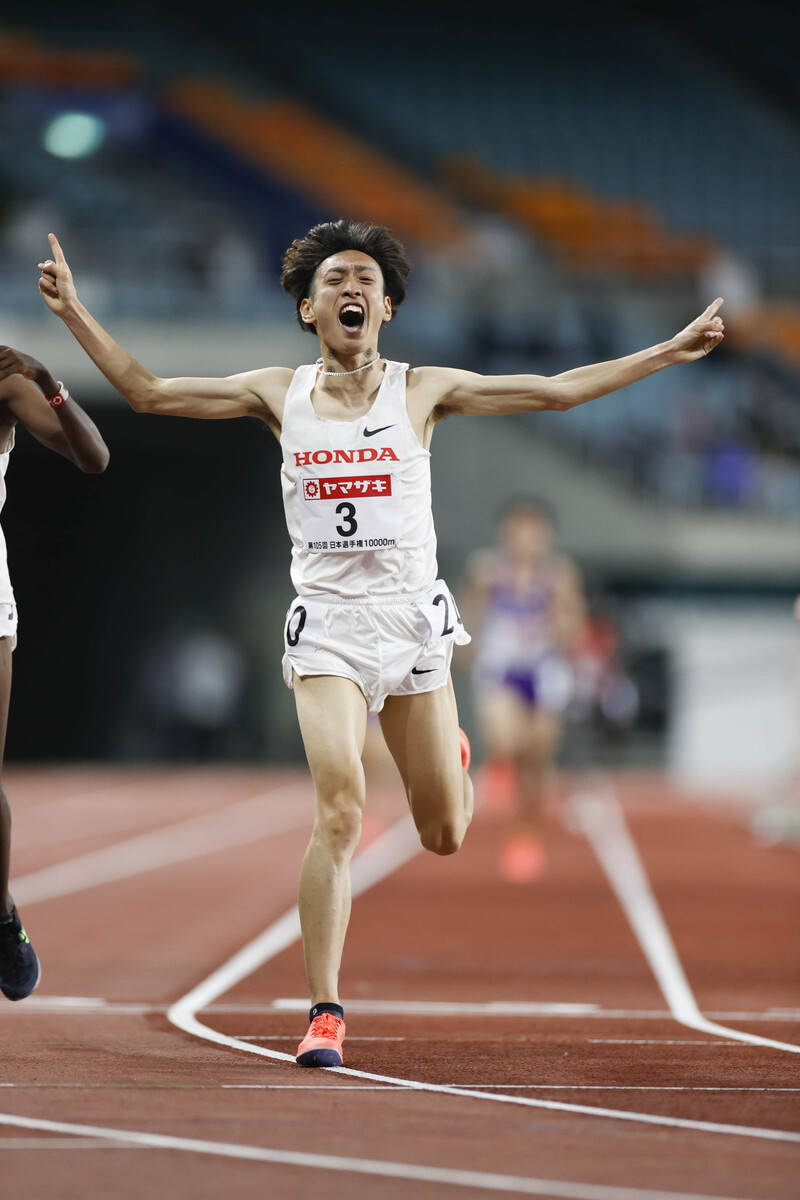 日本田径锦标赛万米对决20岁女将31分11秒75夺冠获奥运门票