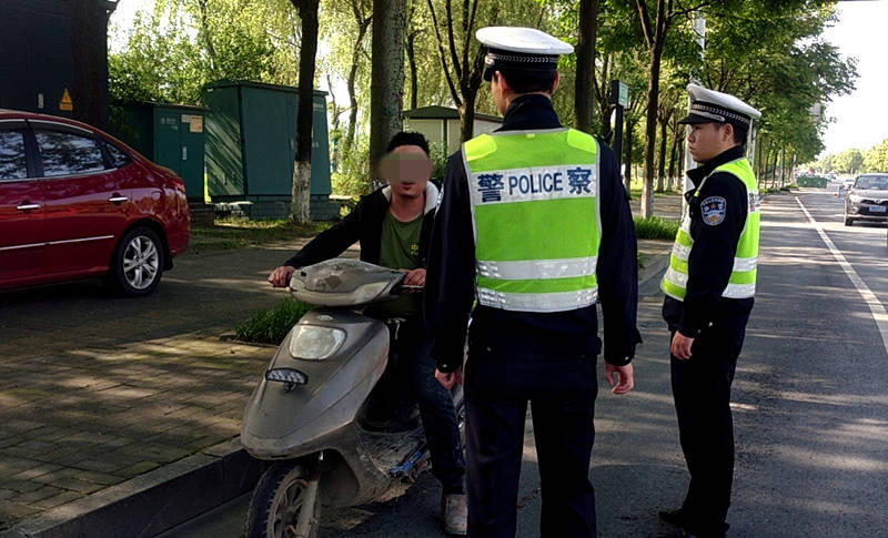 常德交警直属一大队三项措施深推摩托车电动车违法整治