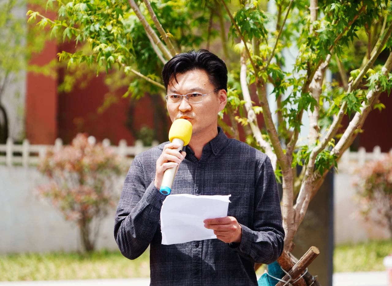 伊利,吴希辉,翟云峰,李晔,樊培先,王开锋,翟祥磊等7位校友代表2001级