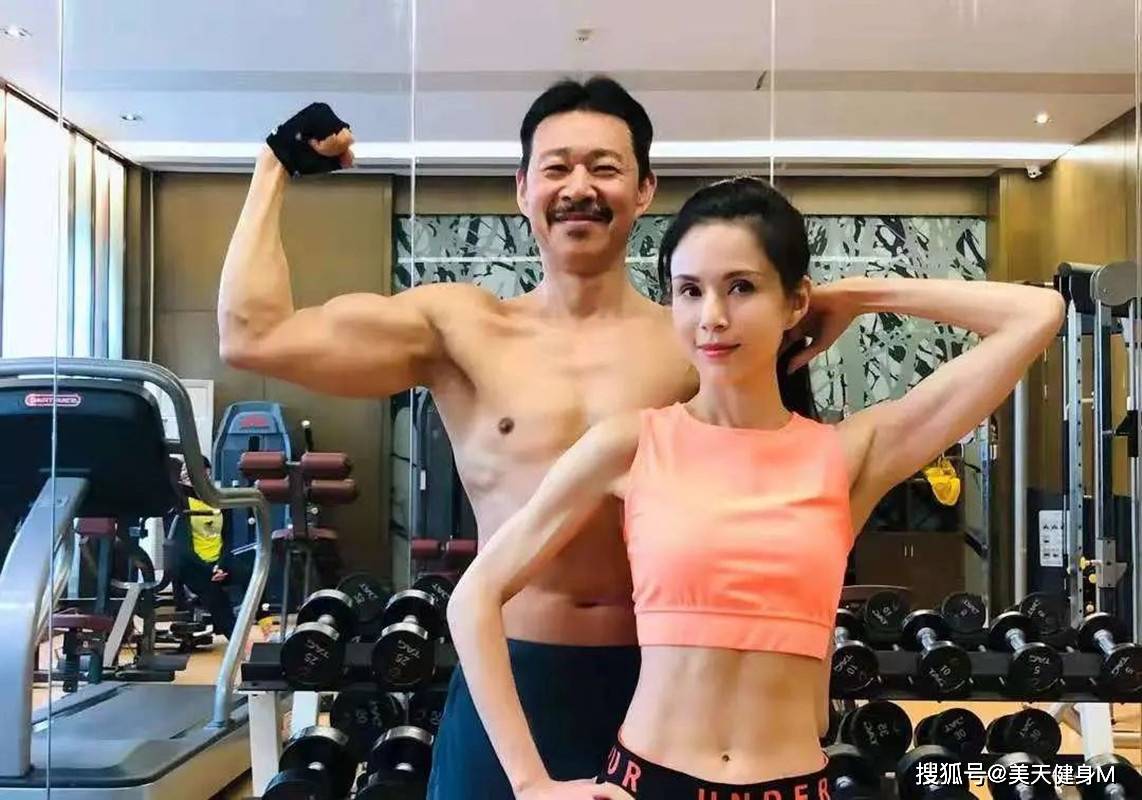 勵志「老年人」！65歲張豐毅和55歲李若彤健身，身材優秀太惹眼 健身減肥達人 第2张