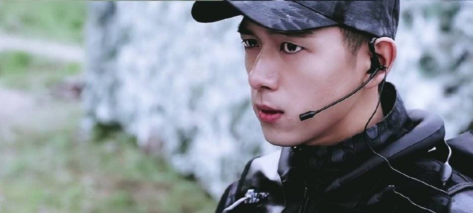 《中国刑警》在重庆开机,演员全部是实力派,李现路透照流出清爽帅气!