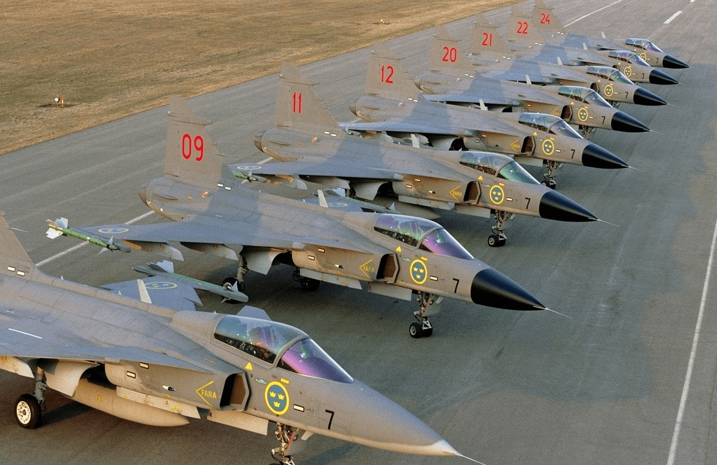 原创鹰狮轻型战斗机多国组装货并不落伍小国军用航空最后的尊严