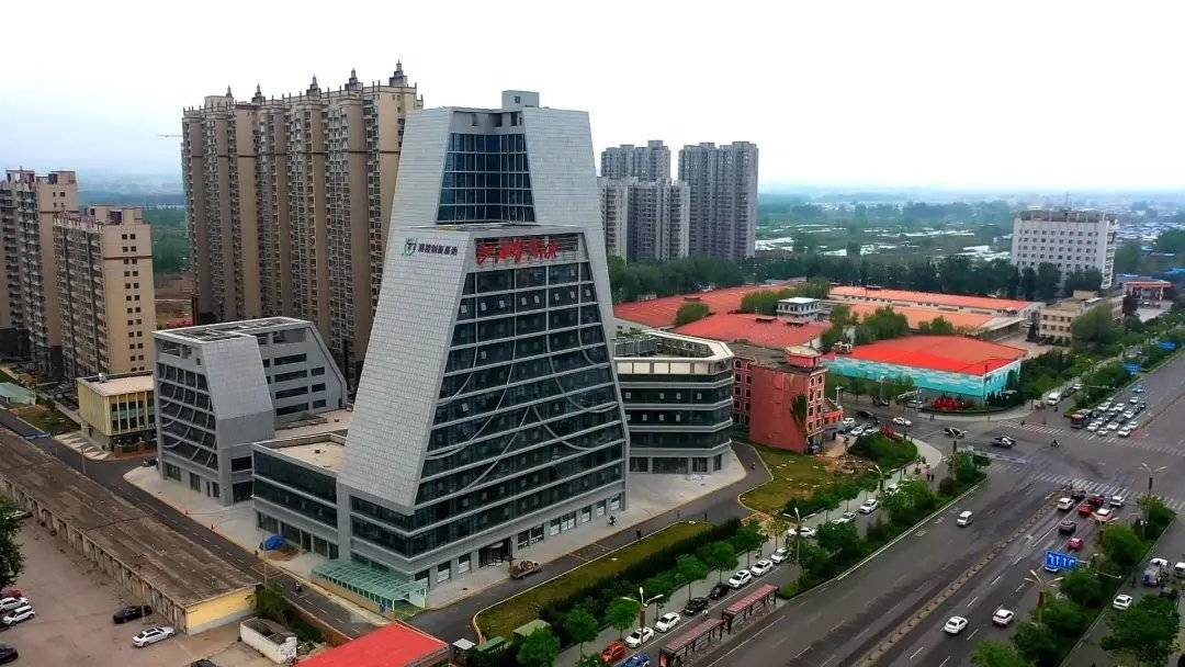 清控创新基地(临汾)● 清控创新基地(临汾)荣获2020 年度"临汾青年