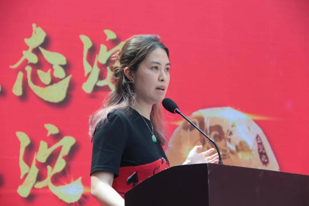 福今茶业老板何伟坚,何雪梅,何雪萍,福今茶业副总经理何文华,荔湾区