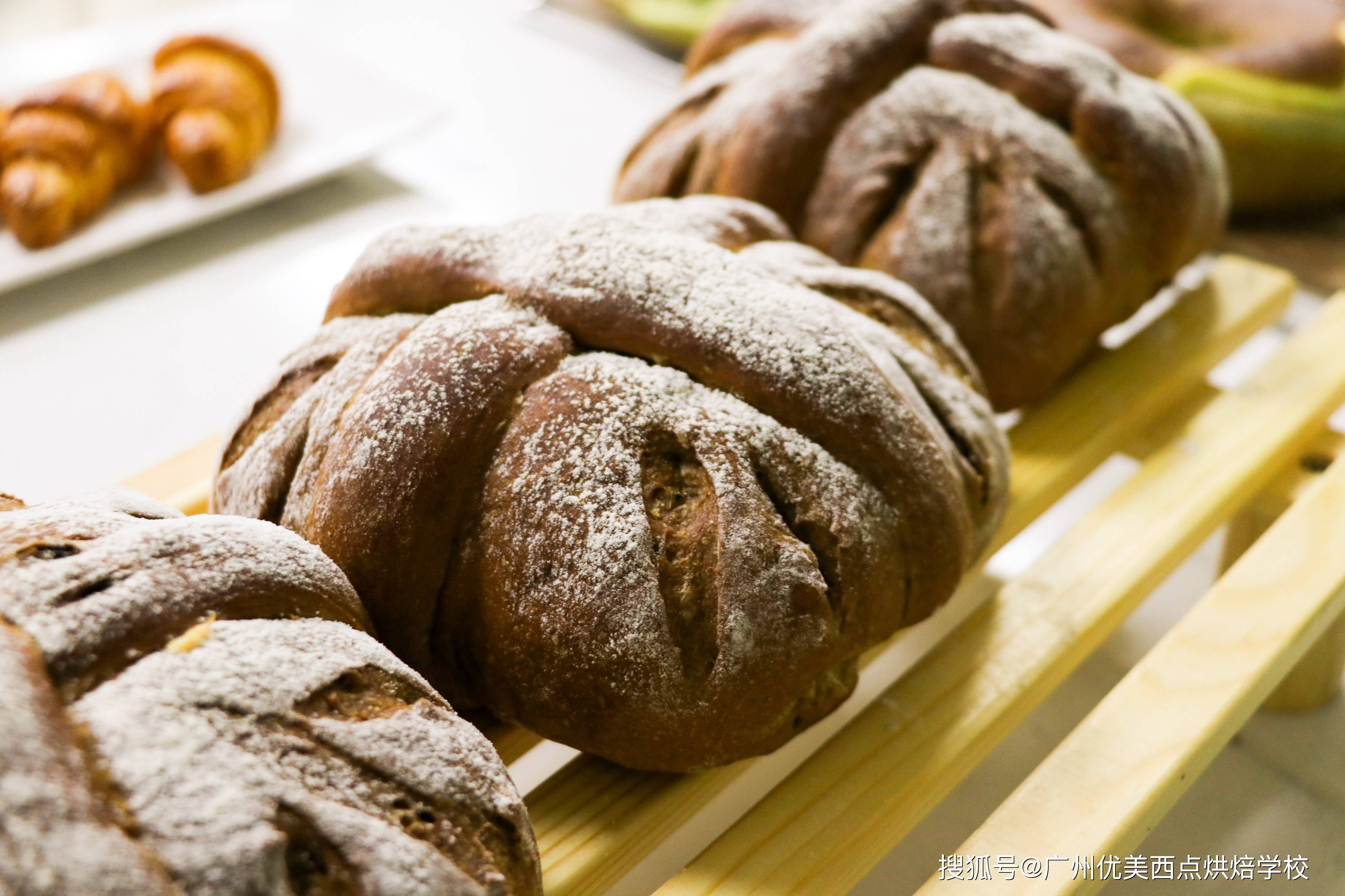 一般西点培训班都学什么面包烘焙教程教什么