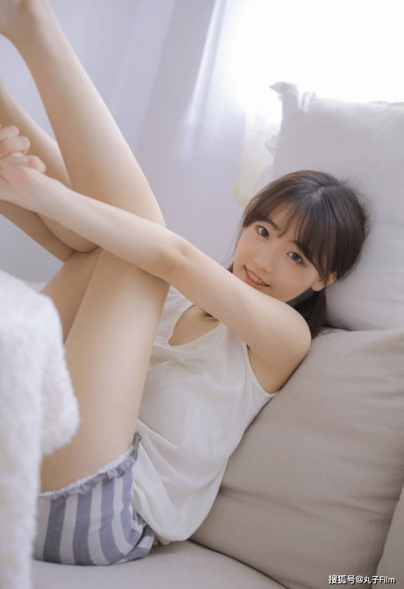 性感美女时尚写真双马尾辫小萝莉俏皮可爱清纯甜美迷人