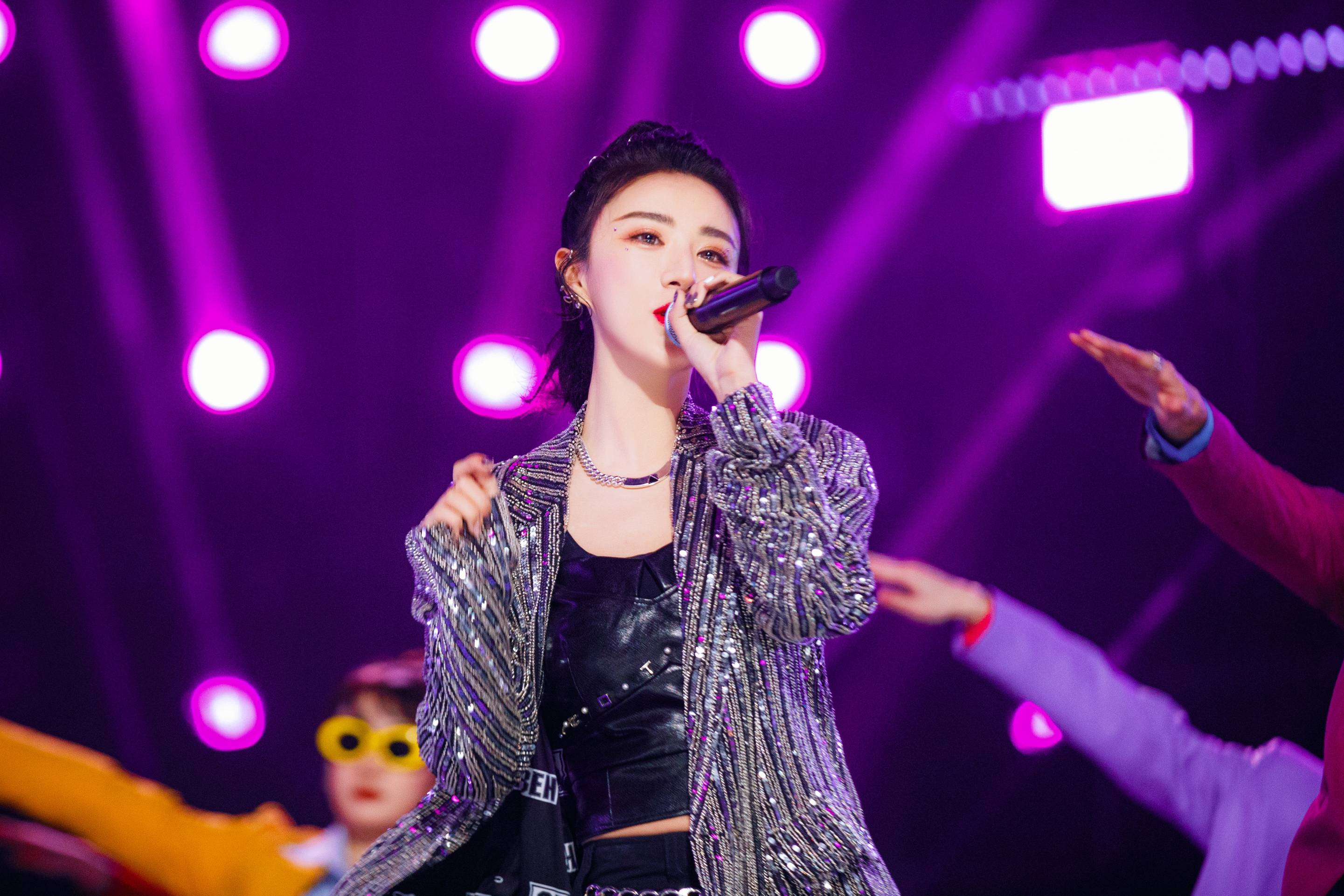 薇娅办节目众多当红艺人频频捧场小鲜肉男团女团这波响应厉害了