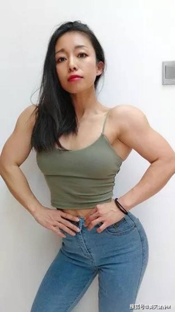 「肌肉」女老師劉明月，一身肌肉炸裂，真的挺有魅力 健身減肥達人 第4张