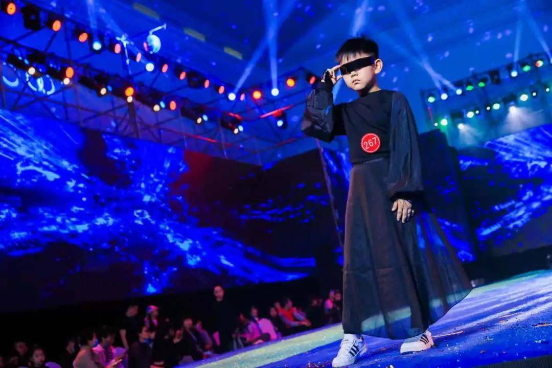 燃星力2021第三季超模盛典网络人气(a组)选手刘梓睿67