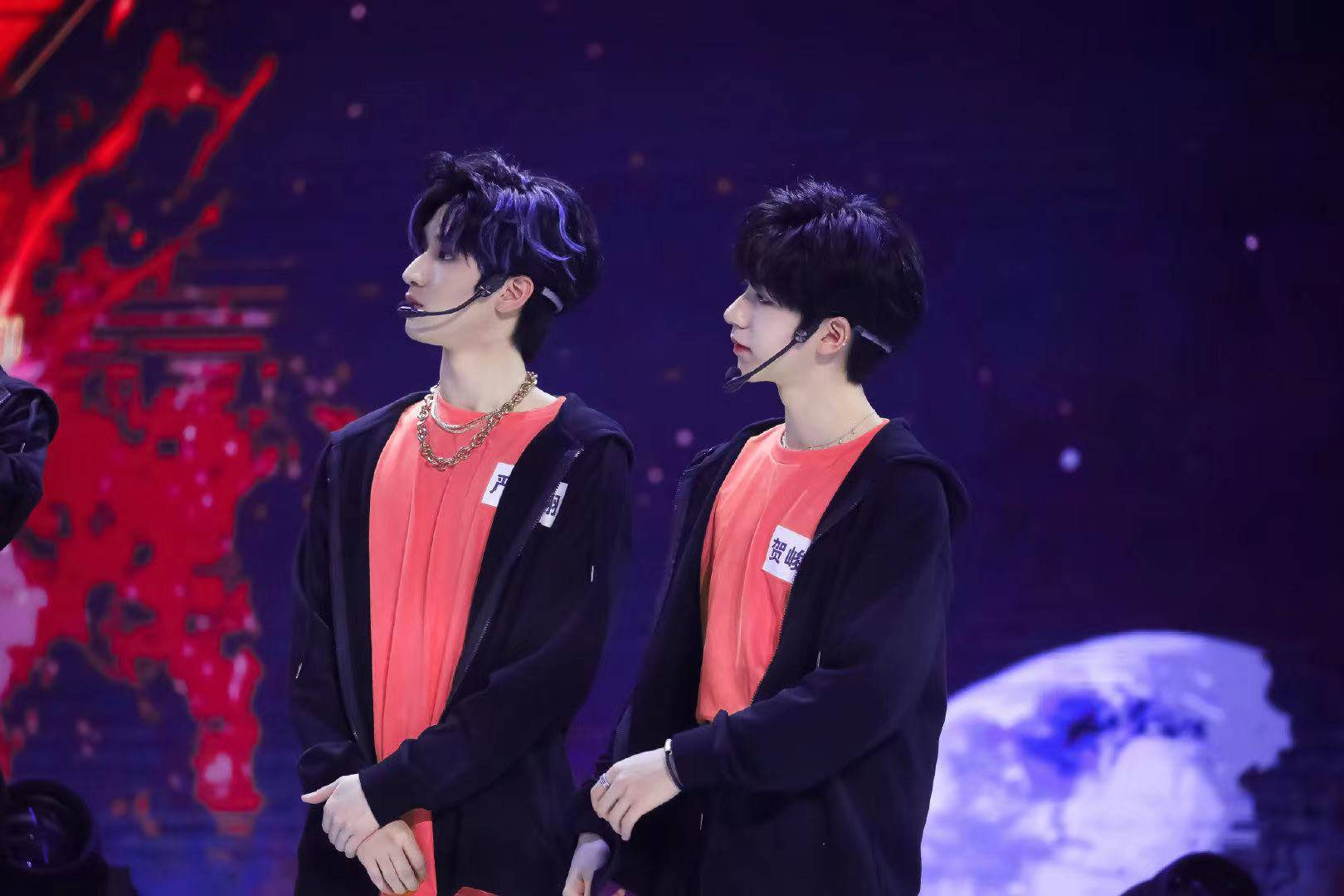 饰演蓝忘机的王一博与饰演魏无羡的肖战两人就考试有了真人cp粉,并且