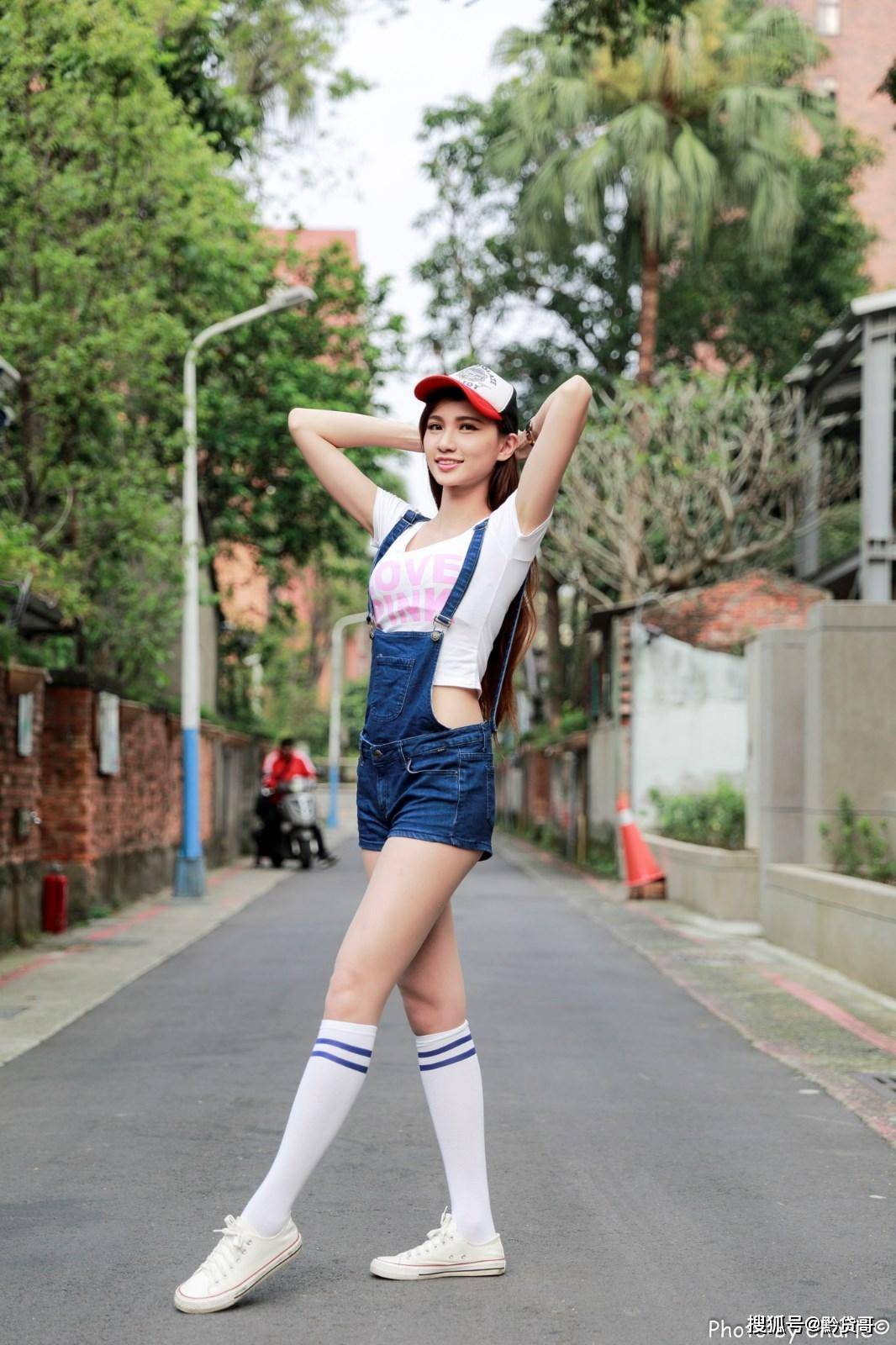 台湾长腿美女模特蔡译心