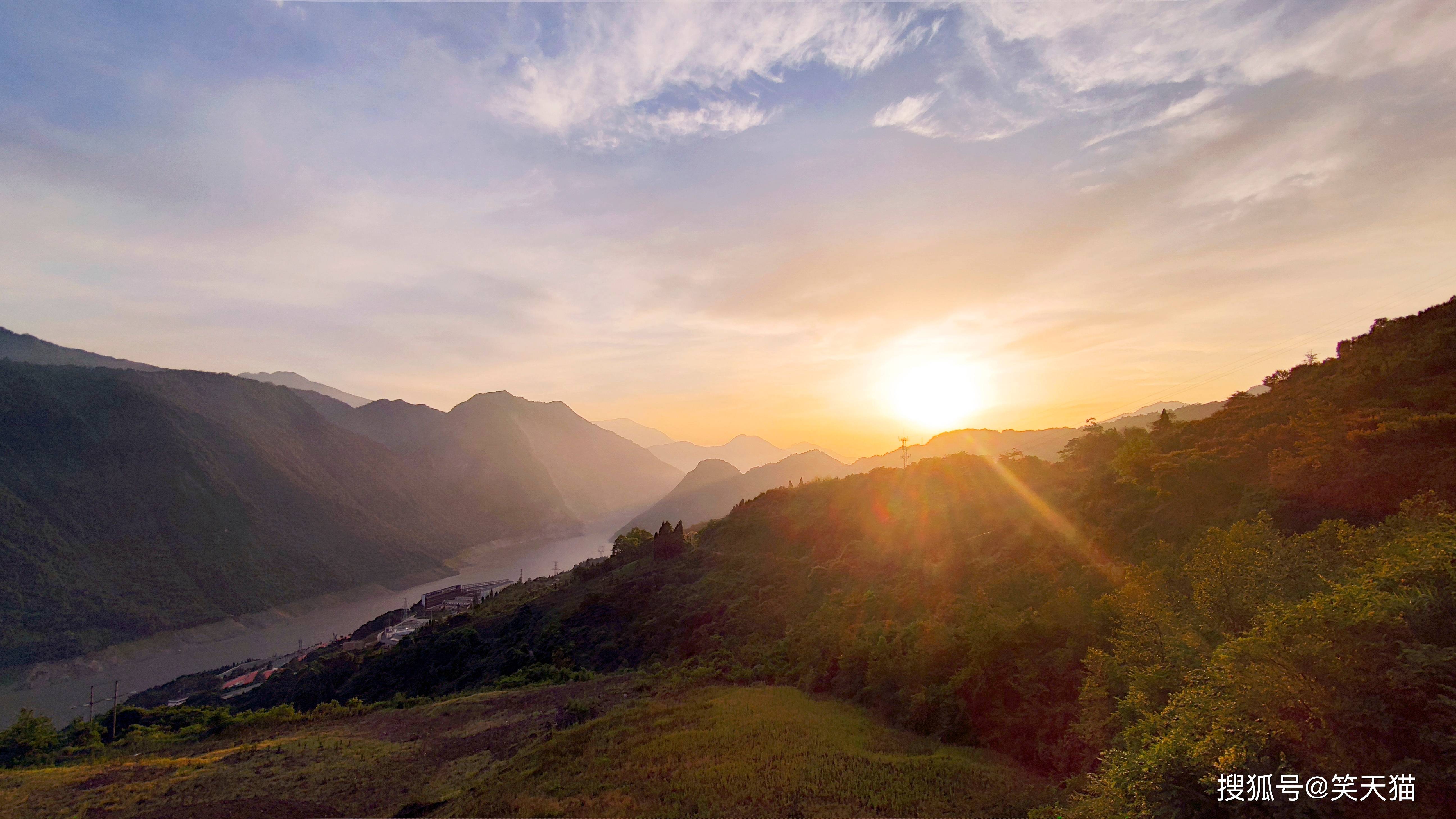 从汶川西上赵公山,日出雪山美女上天都替我安排上了,感动