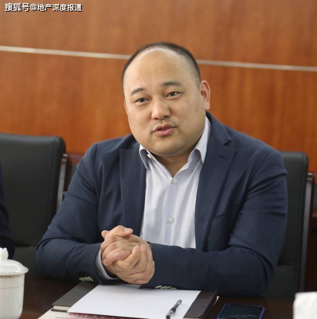 和黄士冯一样,接棒而来的谈建平同样来自碧桂园,二者皆曾为碧桂园的