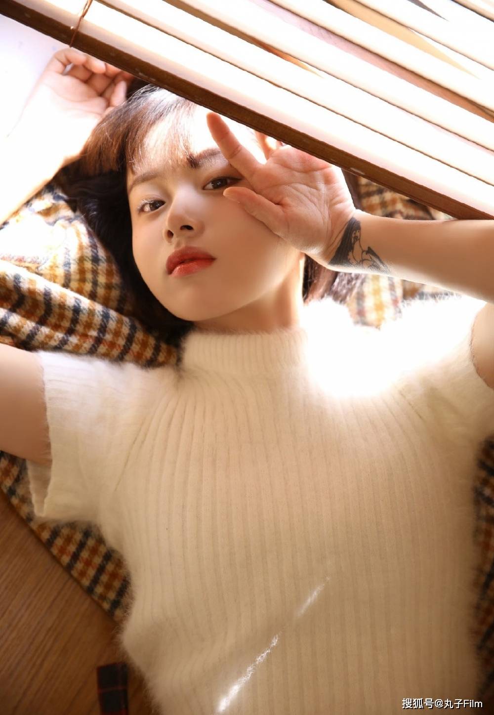 性感美女时尚写真早安少女齐耳短发俏皮可爱清纯甜美迷人