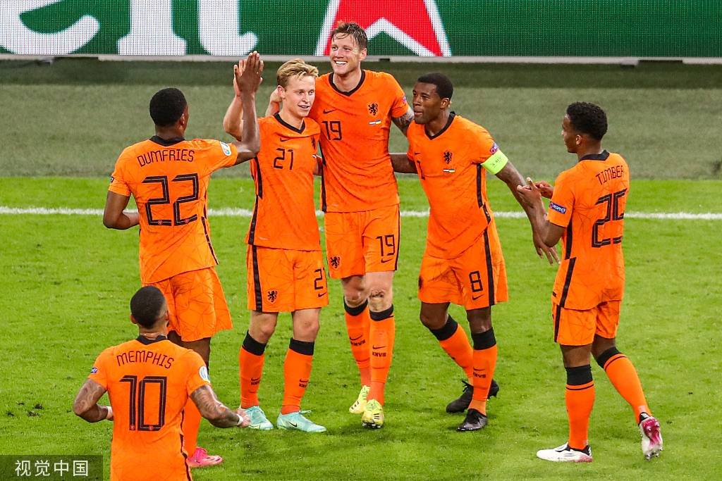 欧洲杯-杜牧破门邓弗里斯头球绝杀 荷兰3-2乌克兰_维纳尔杜姆