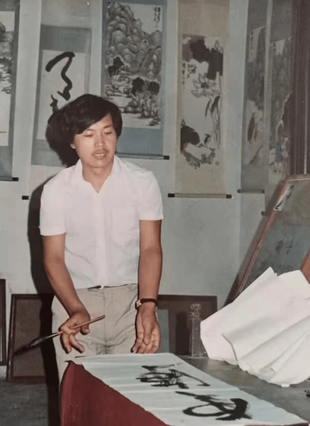 艺术家陈宝元绘画已从水墨山水转为色彩山水的新时代