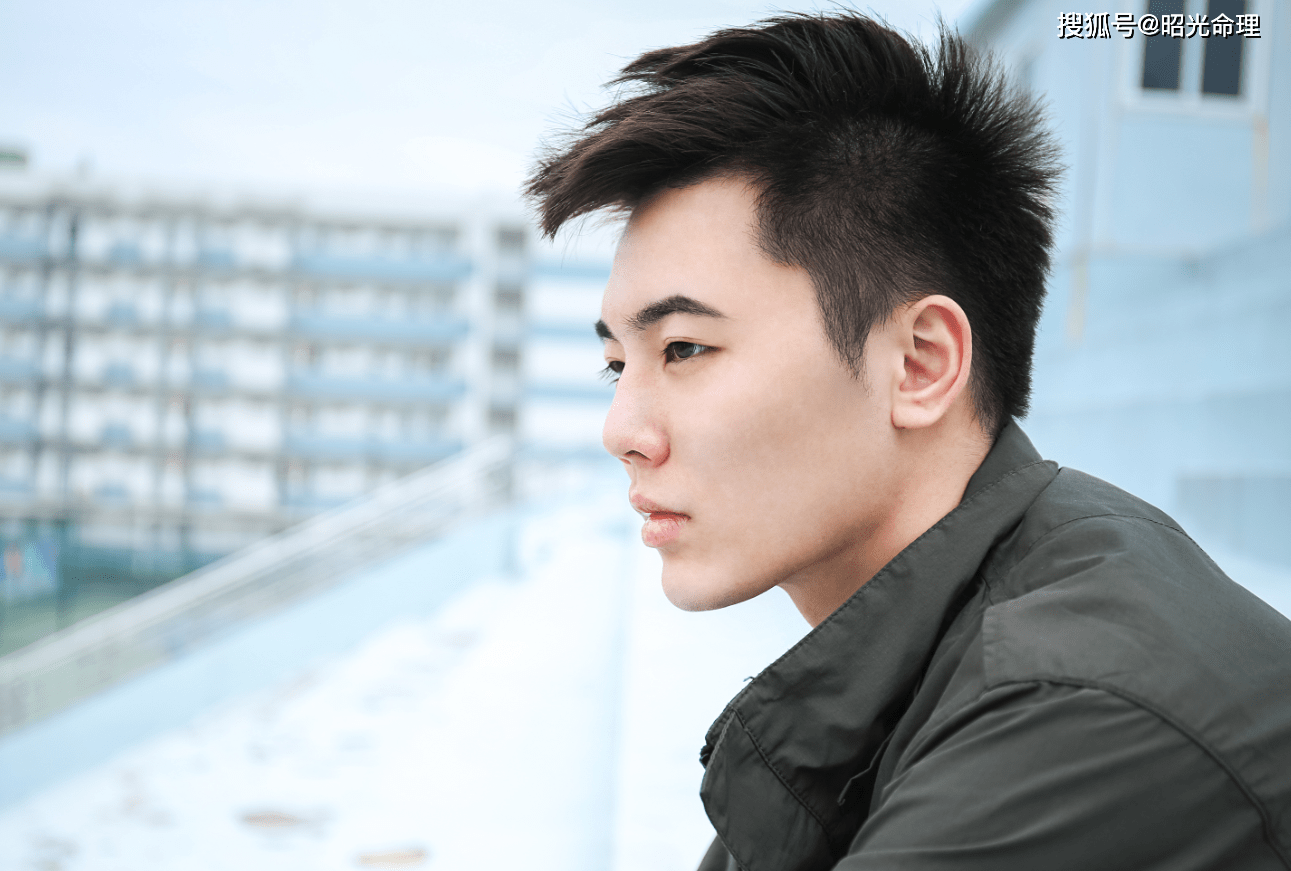 白色橄榄树是男女还是男男？ 白色橄榄树结局解析