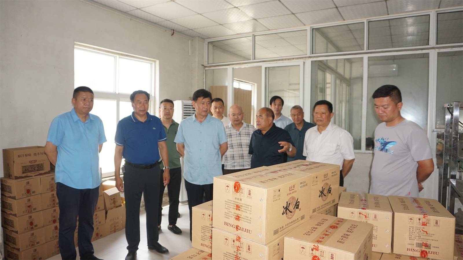 李国旺指出,酩馏仙酒厂作为市人大农工委的委员企业,承载着开封市民的