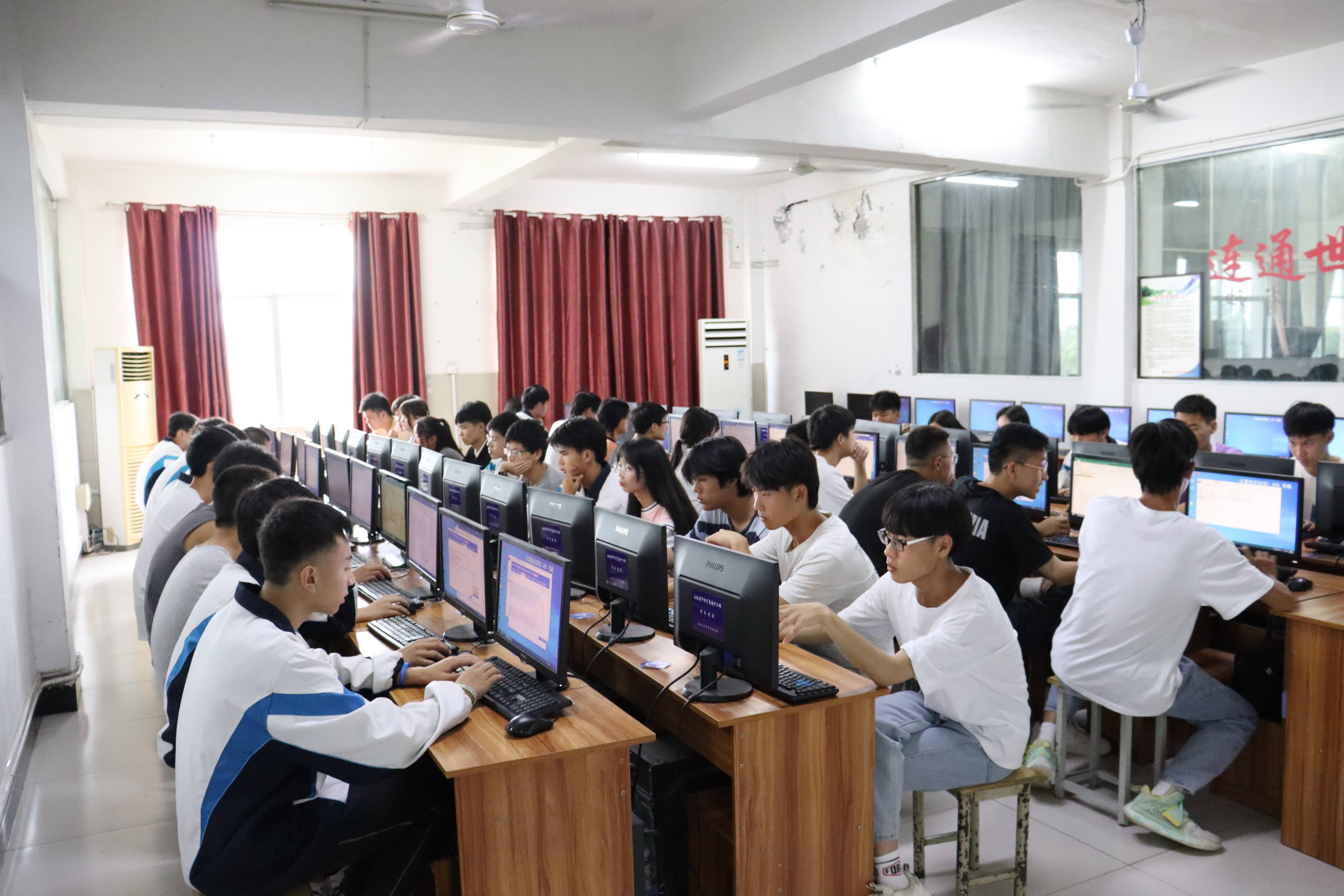 安庆皖江中等专业学校以测促学强化学生计算机应用能力提升