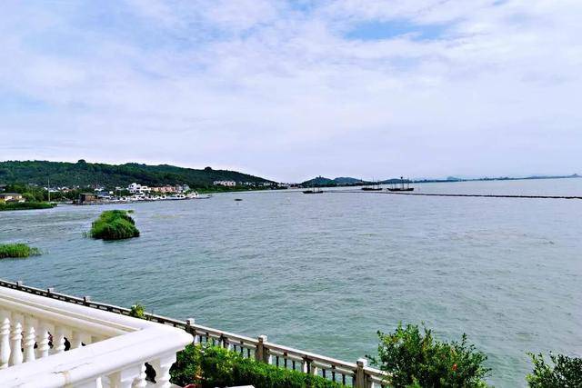 原创住在苏州太湖湖景别墅喝着碧螺春吹着太湖风吃着农家菜神仙般的