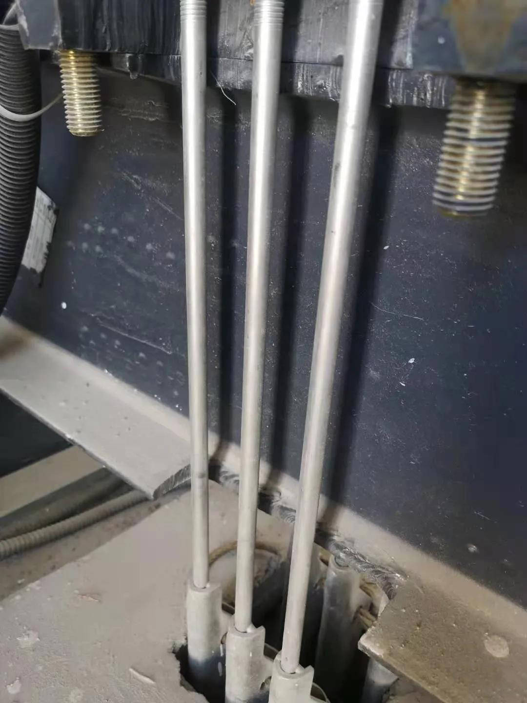 电梯主机承重梁,这样搞可以吗?