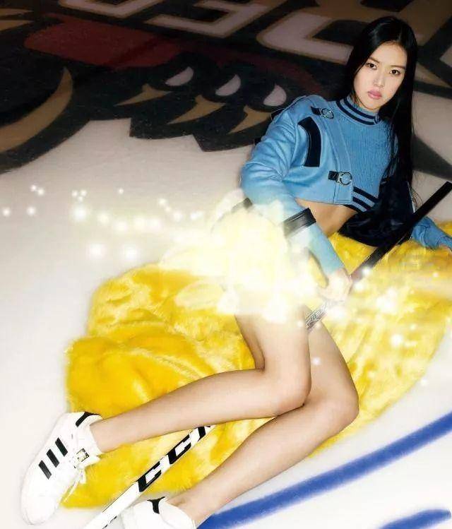 张常宁凭借好身材,还上过时尚杂志《男人装》的封面,为杂志拍摄的时尚