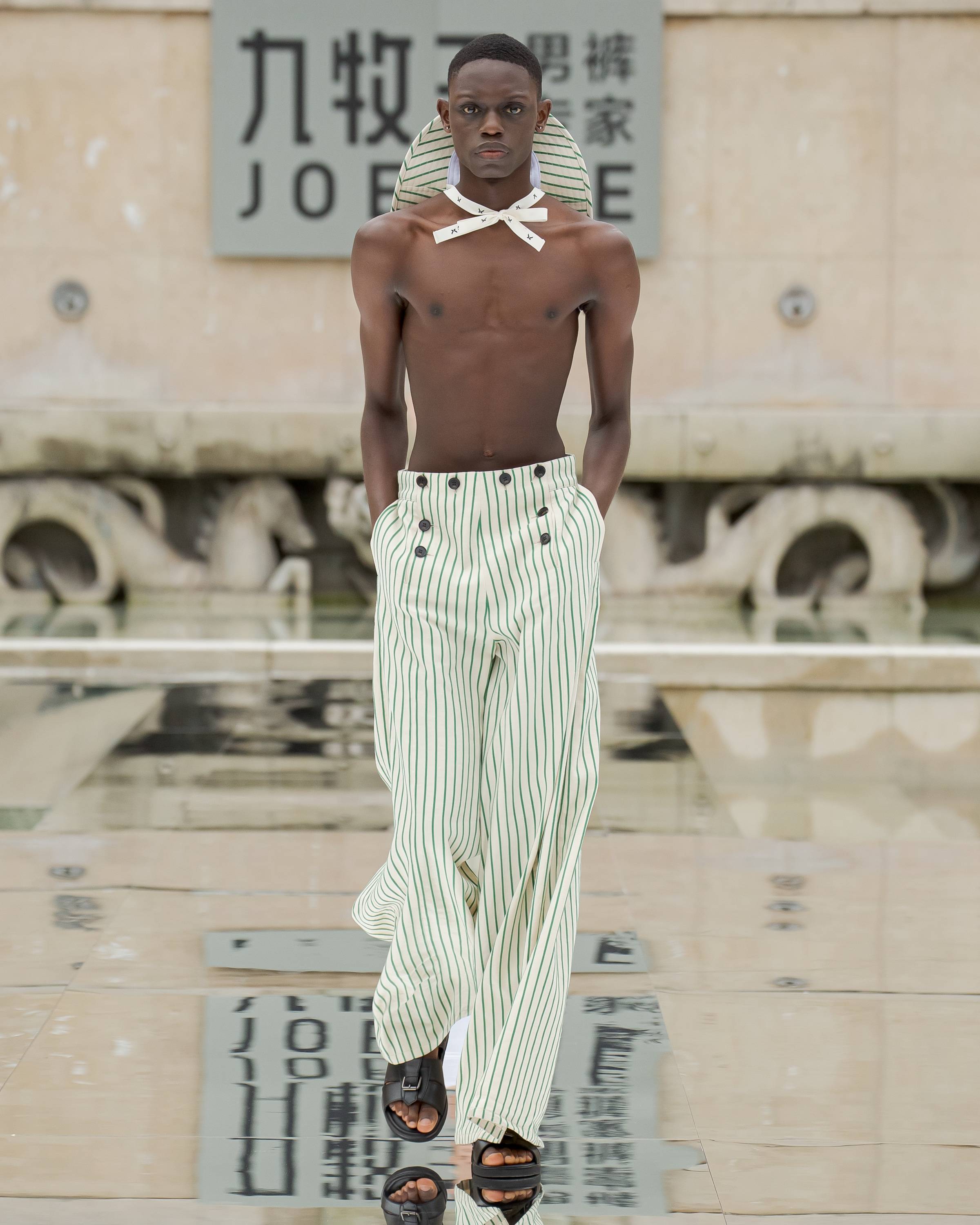 九牧王百年巴黎時裝周首場褲秀，讓世界看見中國品牌的力量