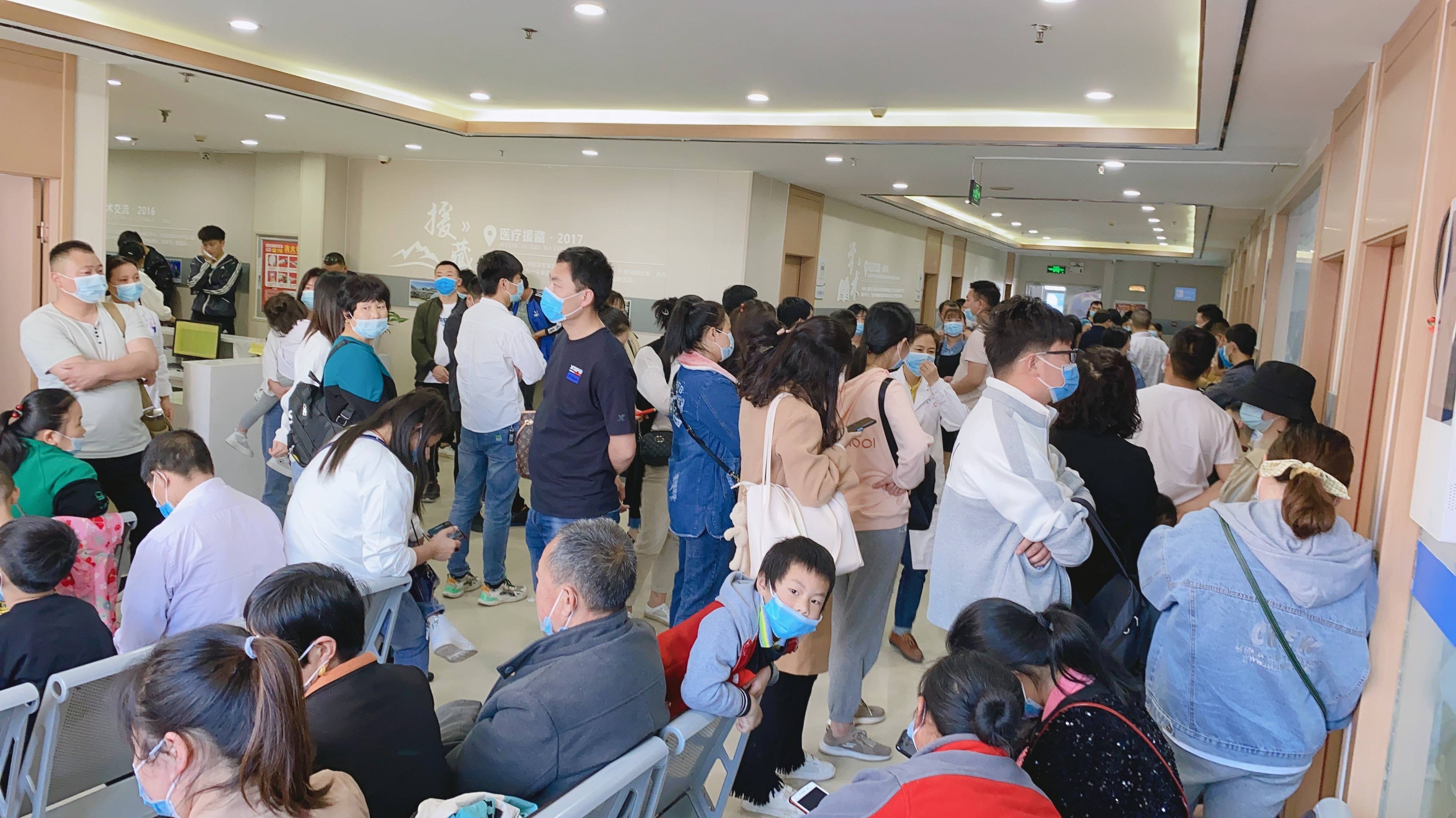 郑州市第二中医院暑假援助持续迎来就诊高峰!