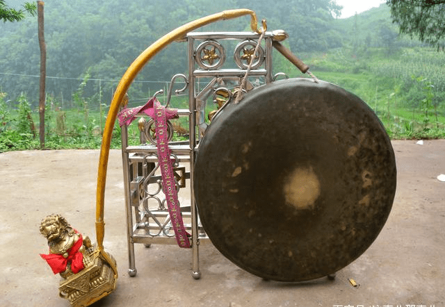 商周时期的"建鼓","路鼓""灵鼓"是我国古代鼓架样式的经典之作,遗憾的