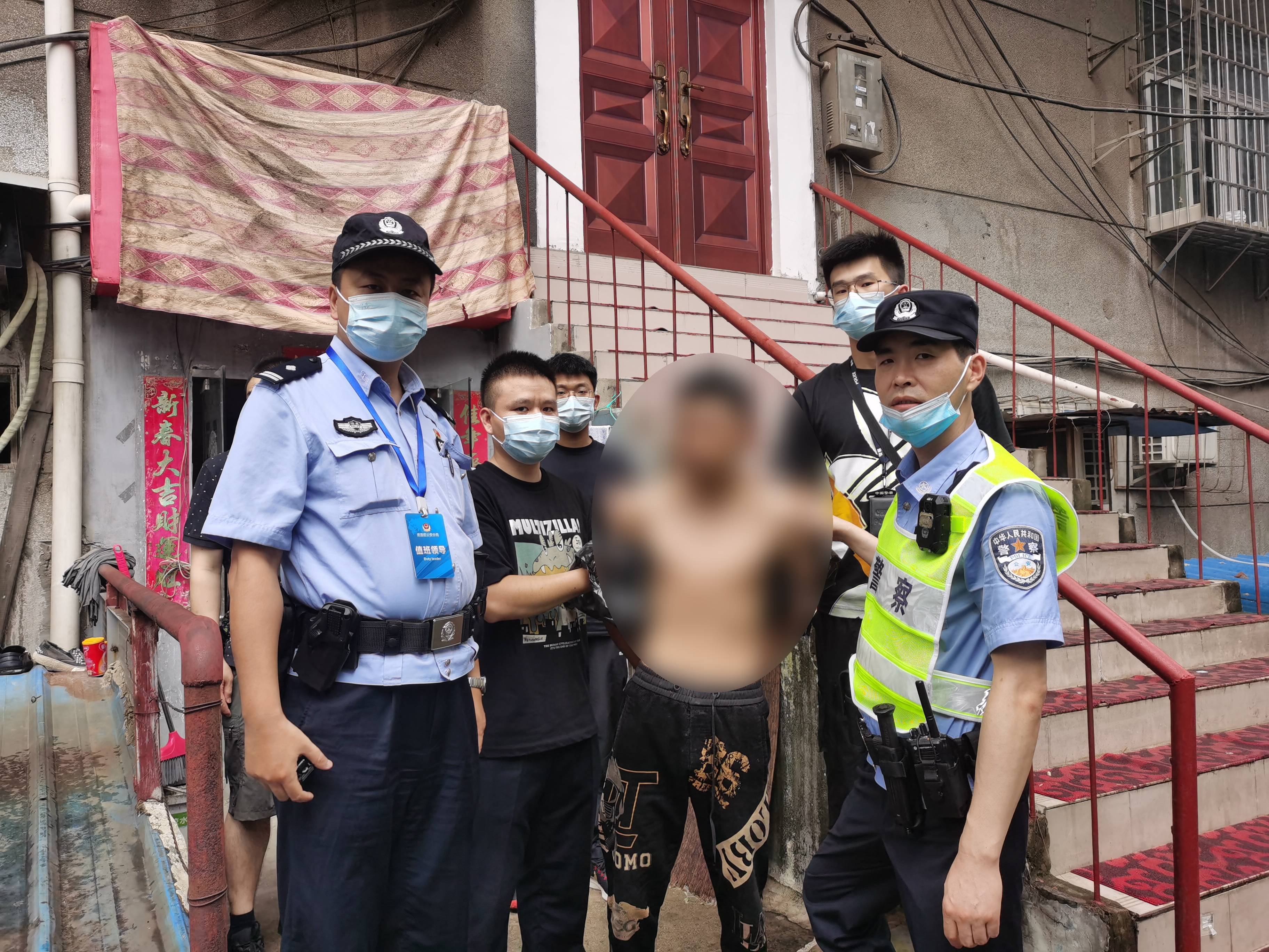 开屏新闻-微信群内传播恐怖视频，江川两男子被判刑