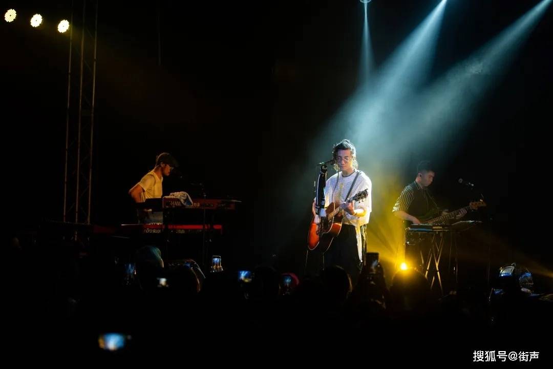 24000人的狂欢,旅行团乐队2021双专场全国巡演收官