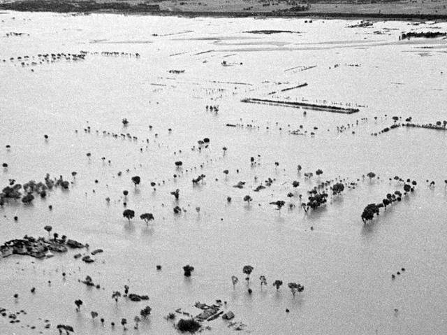 历史老照片航拍1938年的花园口决堤